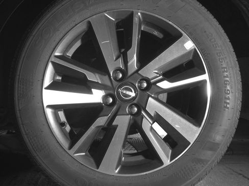 Used 2025 Nissan Versa SV image 14