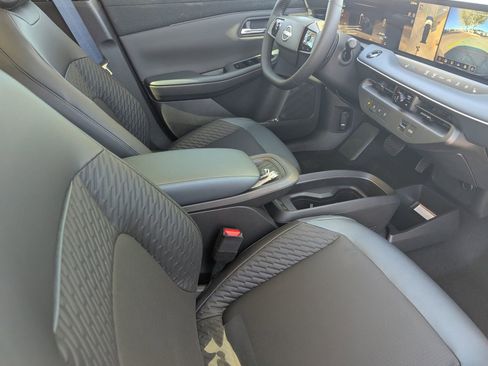 New 2026 Nissan Leaf Platinum+ w/ Cargo Package (Platinum+) image 24