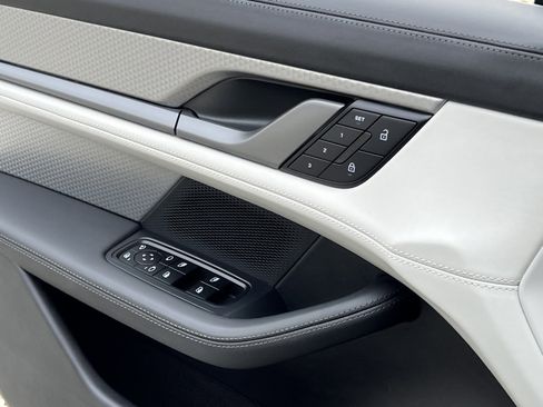 Certified 2025 Porsche Taycan image 27