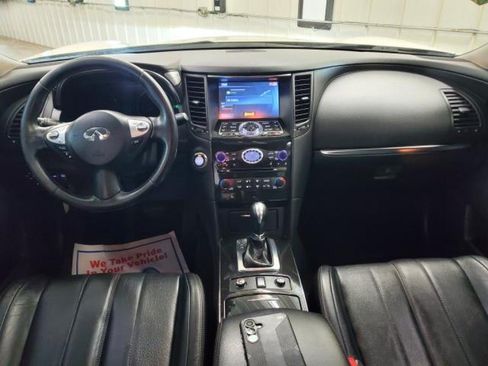 Used 2017 INFINITI QX70 AWD w/ Premium Package image 7