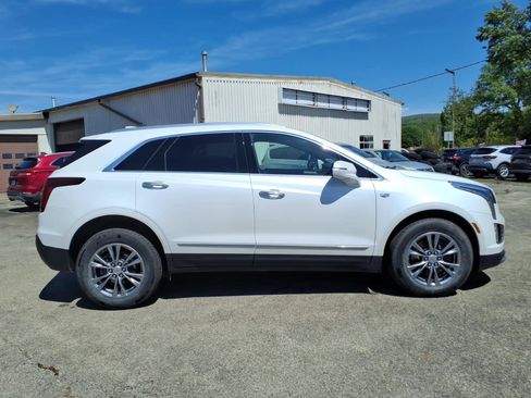 Used 2023 Cadillac XT5 Premium Luxury AWD/4WD image 2
