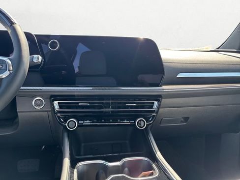 New 2026 Chevrolet Traverse High Country image 11