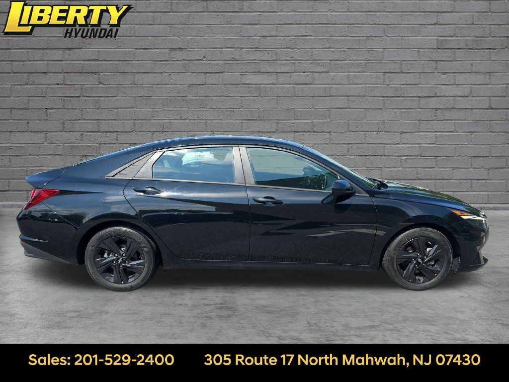 Certified 2022 Hyundai Elantra SEL w/ Convenience Package FWD image 7
