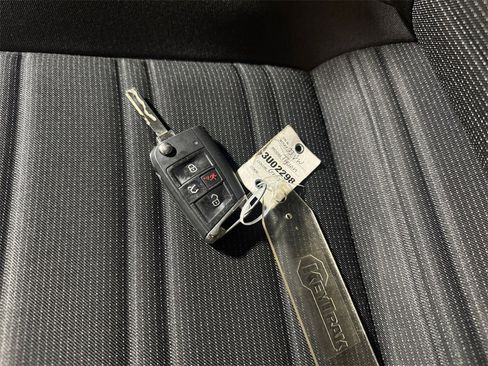 Used 2023 Volkswagen Tiguan S image 32