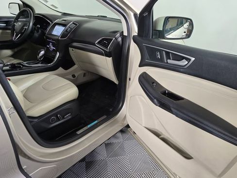 Used 2018 Ford Edge Titanium w/ Equipment Group 301A AWD/4WD image 12