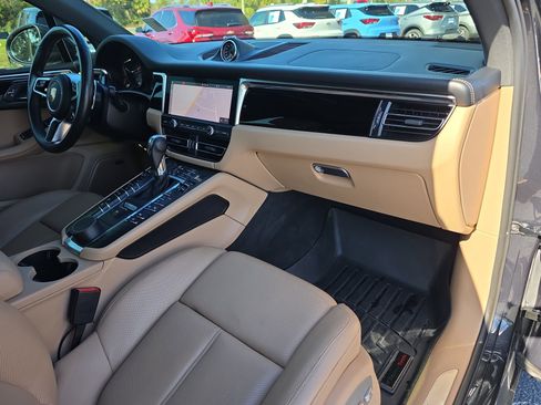 Used 2021 Porsche Macan S image 11