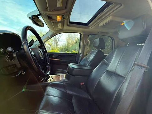 Used 2007 Chevrolet Tahoe LTZ w/ LTZ Preferred Equipment Group image 12