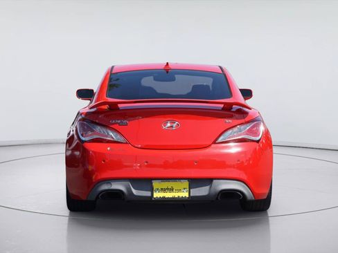 Used 2016 Hyundai Genesis Coupe 3.8 RWD image 7