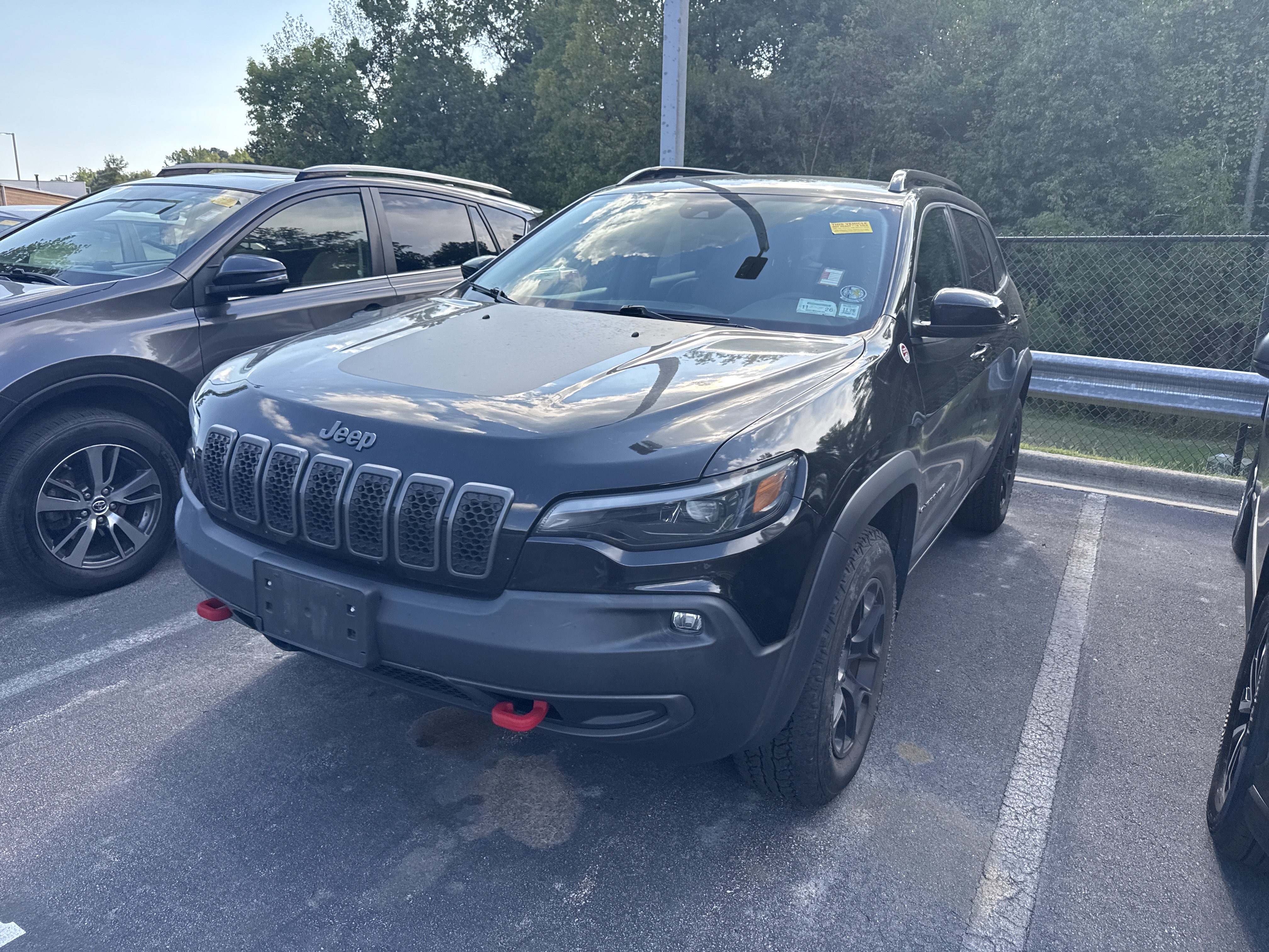 Used 2022 Jeep Cherokee Trailhawk w/ Premium Leather Package AWD/4WD image 36