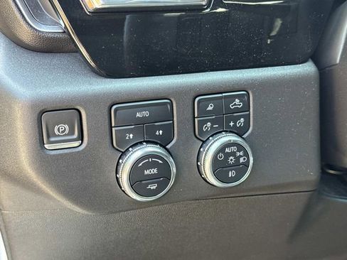 Used 2024 GMC Sierra 1500 SLT AWD/4WD image 30