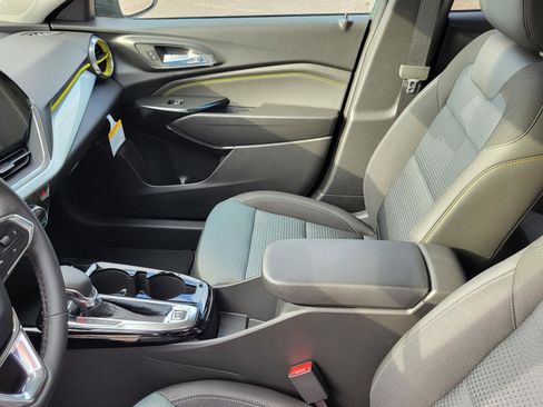 New 2026 Chevrolet Trax LT w/ Midnight Edition FWD image 19