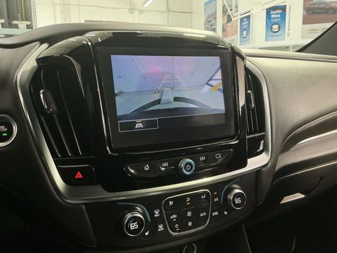 Used 2023 Chevrolet Traverse LT image 20