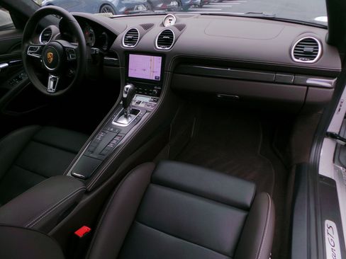 Used 2023 Porsche 718 Cayman GTS RWD image 7