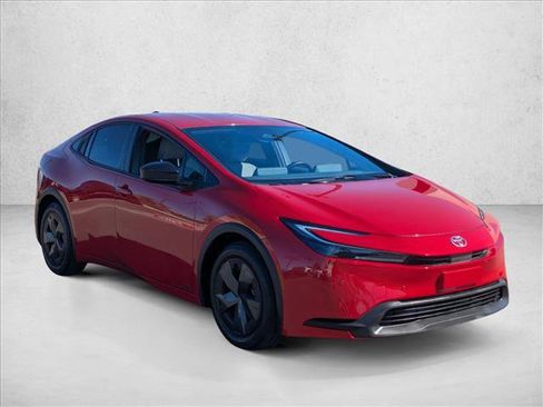 Used 2024 Toyota Prius LE image 3