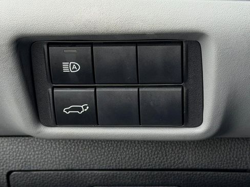 Used 2023 Toyota Highlander XLE image 18