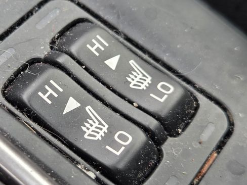Used 2023 Subaru Forester Premium AWD/4WD image 18