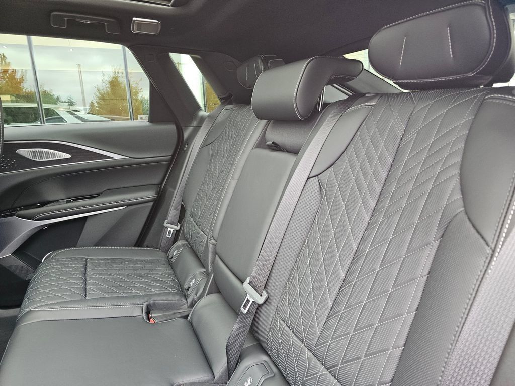 New 2027 Cadillac Lyriq Signature Sport w/ Nappa Leather Package AWD/4WD image 21