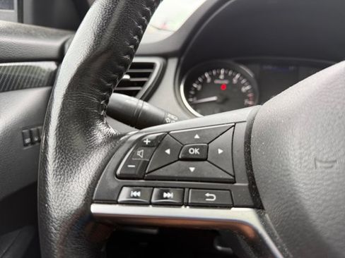 Used 2018 Nissan Rogue SL w/ Premium Package AWD/4WD image 15