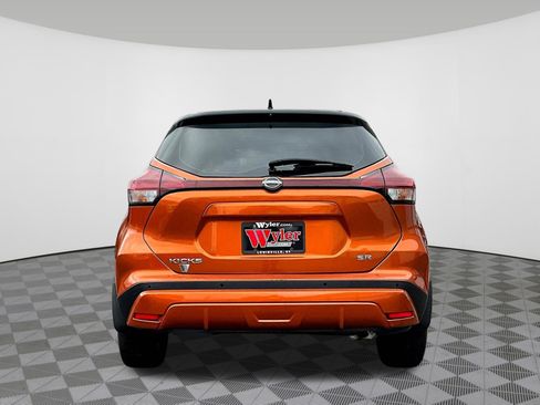 Certified 2023 Nissan Kicks SR w/ SR Premium Package FWD image 5
