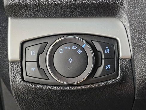 Used 2016 Ford Explorer XLT AWD/4WD image 32