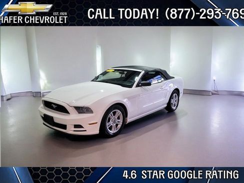 Used 2013 Ford Mustang Convertible image 1