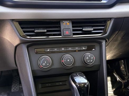 Used 2022 Volkswagen Taos SE image 26