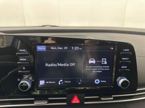 Used 2022 Hyundai Elantra SEL w/ Convenience + Premium Package image 14