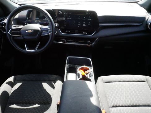 Used 2025 Chevrolet Equinox LT w/ Safety and Technology Package FWD image 10
