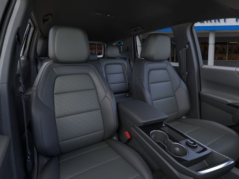 New 2026 Chevrolet Equinox LT w/ Convenience Package II AWD/4WD image 16