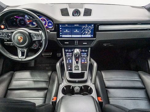 Certified 2022 Porsche Cayenne Turbo AWD/4WD image 13