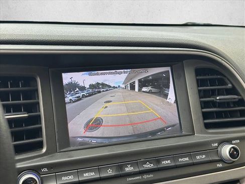 Used 2020 Hyundai Elantra SEL image 13