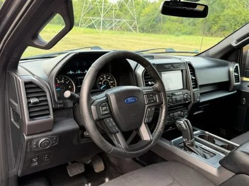 Used 2018 Ford F150 XLT w/ Equipment Group 302A Luxury AWD/4WD image 8