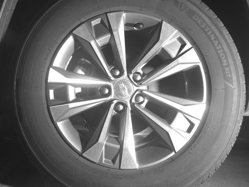Used 2025 Chevrolet Equinox LT FWD image 14