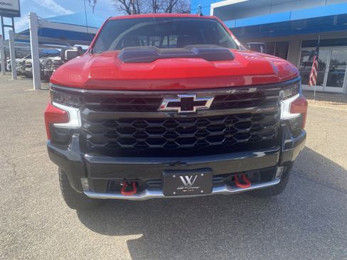 Used 2022 Chevrolet Silverado 1500 ZR2 image 3