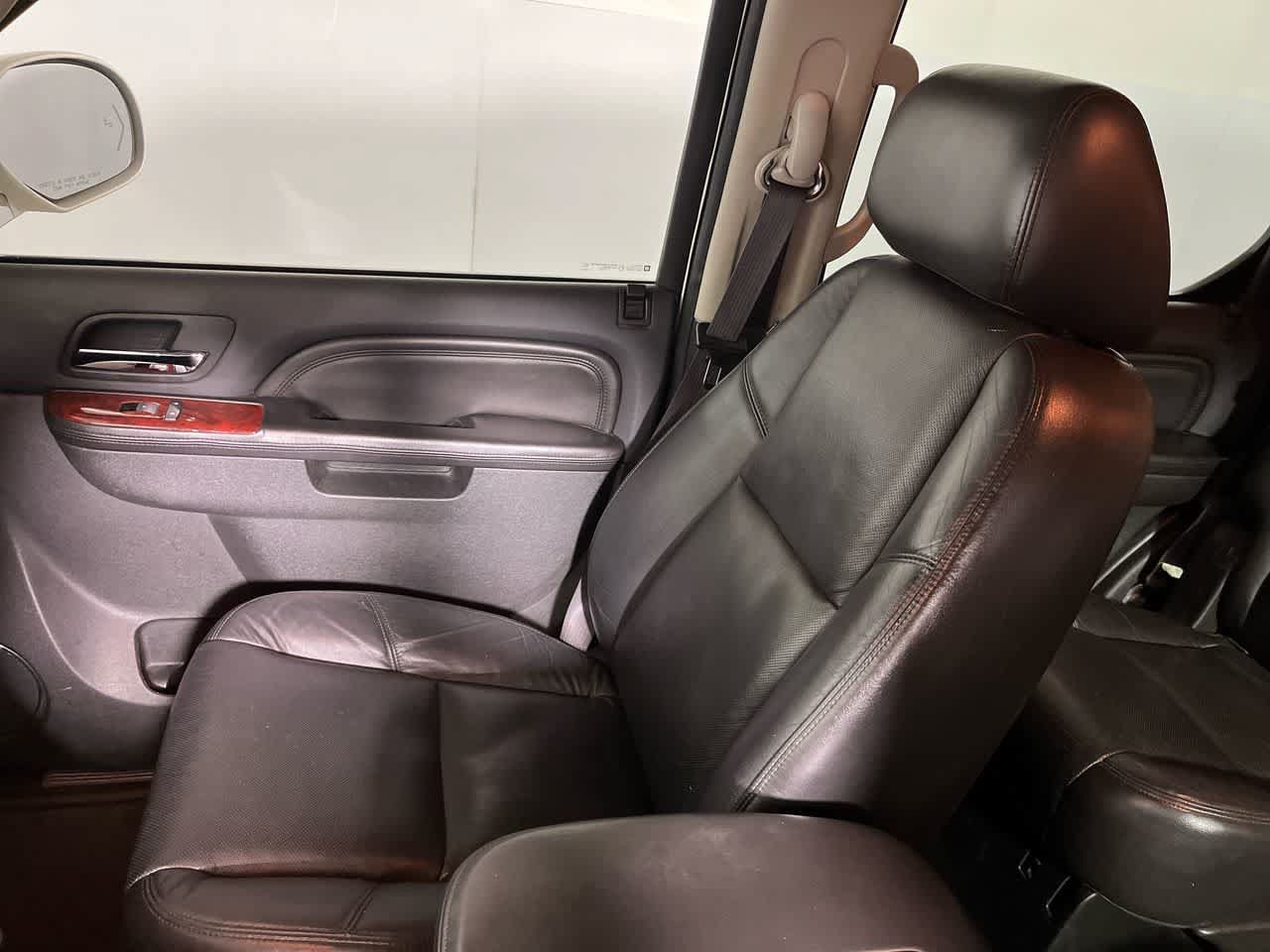 Used 2010 Cadillac Escalade AWD image 27