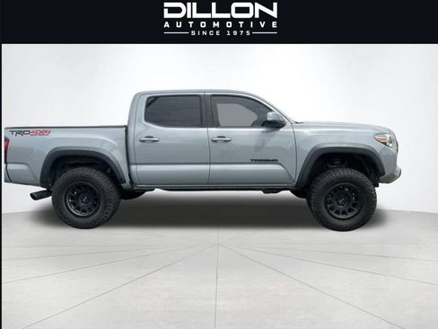 Used 2019 Toyota Tacoma TRD Off-Road AWD/4WD image 5