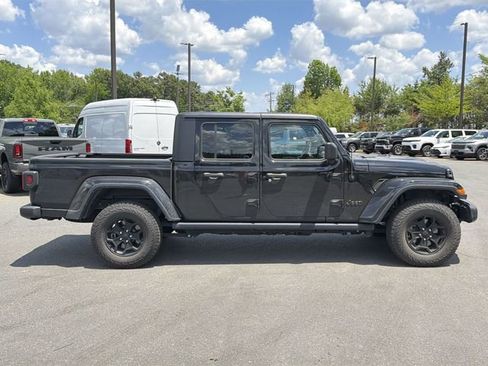 Used 2022 Jeep Gladiator Sport AWD/4WD image 5