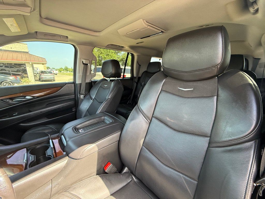Used 2020 Cadillac Escalade Premium Luxury RWD image 18