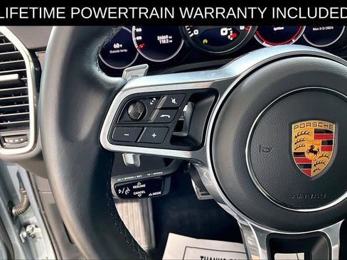 Used 2022 Porsche Cayenne S image 19