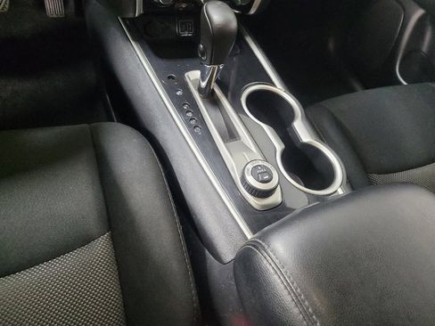 Used 2019 Nissan Pathfinder SV AWD/4WD image 26