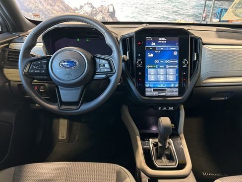Used 2025 Subaru Forester Premium image 61