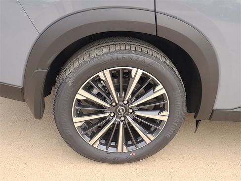 New 2026 Nissan Pathfinder Platinum image 6