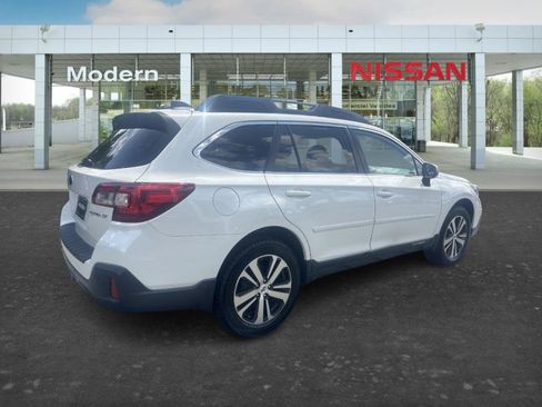 Used 2018 Subaru Outback 2.5i Limited AWD/4WD image 5