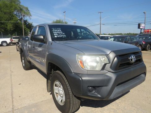 Used 2015 Toyota Tacoma PreRunner w/ Convenience Package image 3