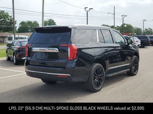 Used 2023 GMC Yukon SLT w/ SLT Premium Package AWD/4WD image 4