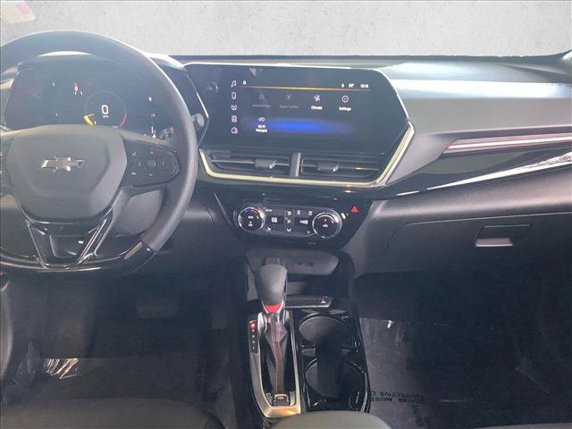 Used 2025 Chevrolet Trax RS w/ Driver Confidence Package FWD image 19