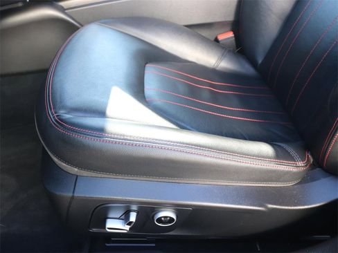 Used 2021 Maserati Ghibli S image 16