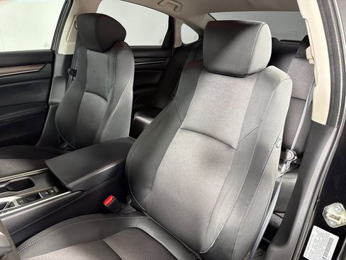 Used 2018 Honda Accord LX image 10