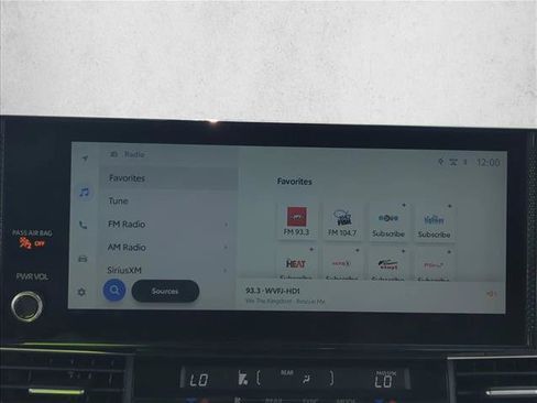 Used 2026 Toyota Sienna XLE FWD image 18
