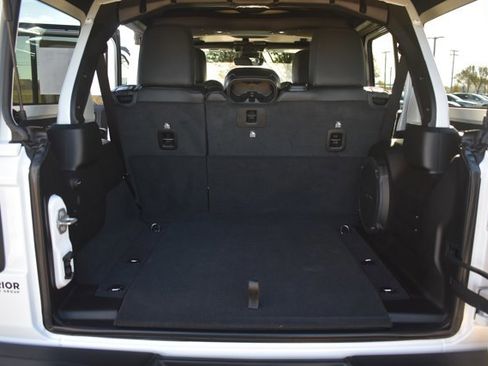 Used 2025 Jeep Wrangler Unlimited Rubicon image 17